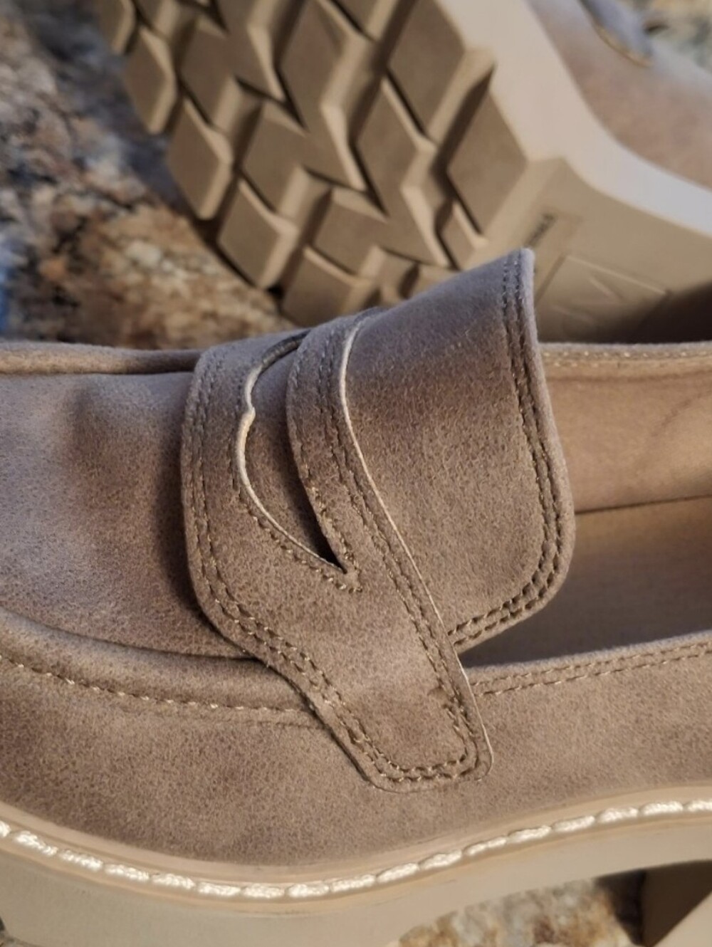 ❌️MARKDOWN!!! DV Dolce Vita Temecula Platform {Penny} Loafers Mushroom Suede - Picture 3 of 7